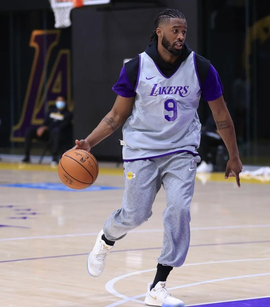 爱游戏网页版 - 洛杉矶湖人队历年阵容 