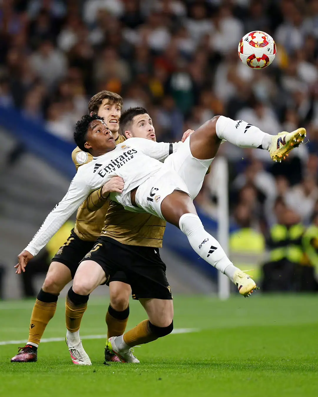 爱游戏娱乐 -赛前皇家社会备战全明星赛，临场应变细节曝光，信心回归，轮换策略成焦点(动画圣斗士星矢)