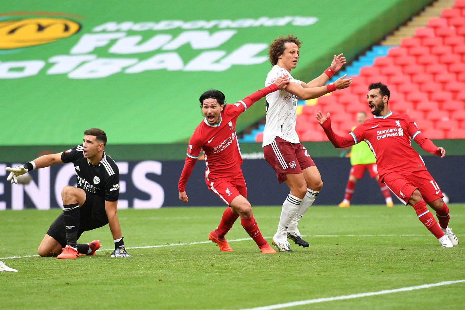 爱游戏官网 -洛杉矶湖人迎社区盾关键赛，转会期再遭质疑，信心回归，医务组通报恢复的简单介绍